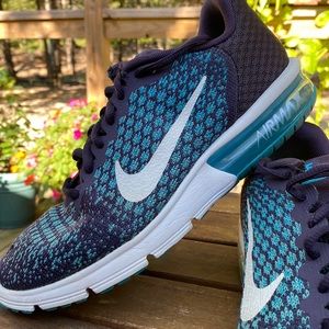Nike Air Max Sequent 2